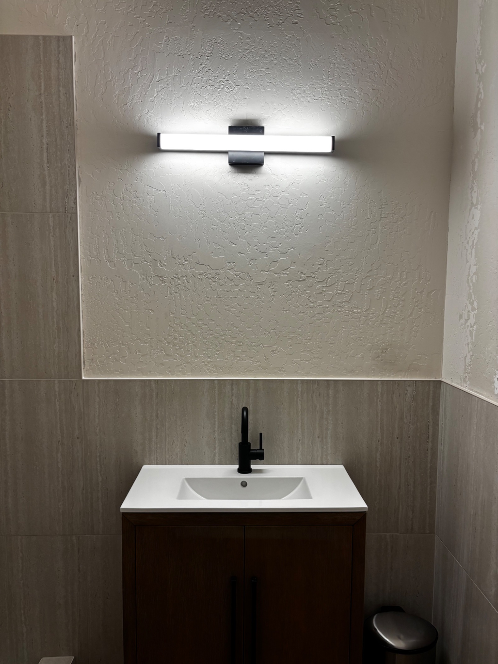 Phoenix, AZ Hook up the power for oven, install a vanity light by Banx Electric